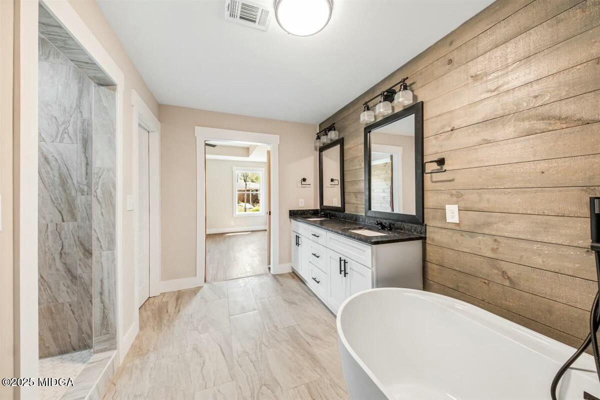 635 Wimbish Road Macon, GA 31210 - Photo 48 of 55 Master Bathroom