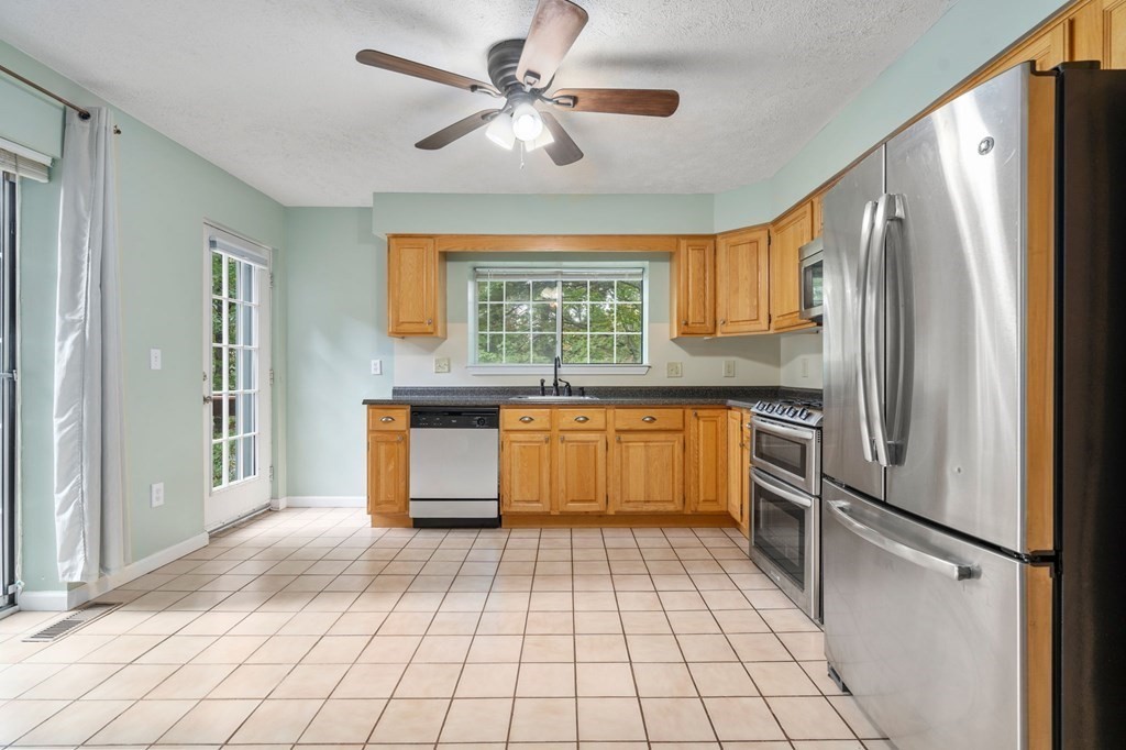 17 East Bluff Road, Unit 17 Ashland, MA 01721 - Photo 4 of 20 Gallery Image 4