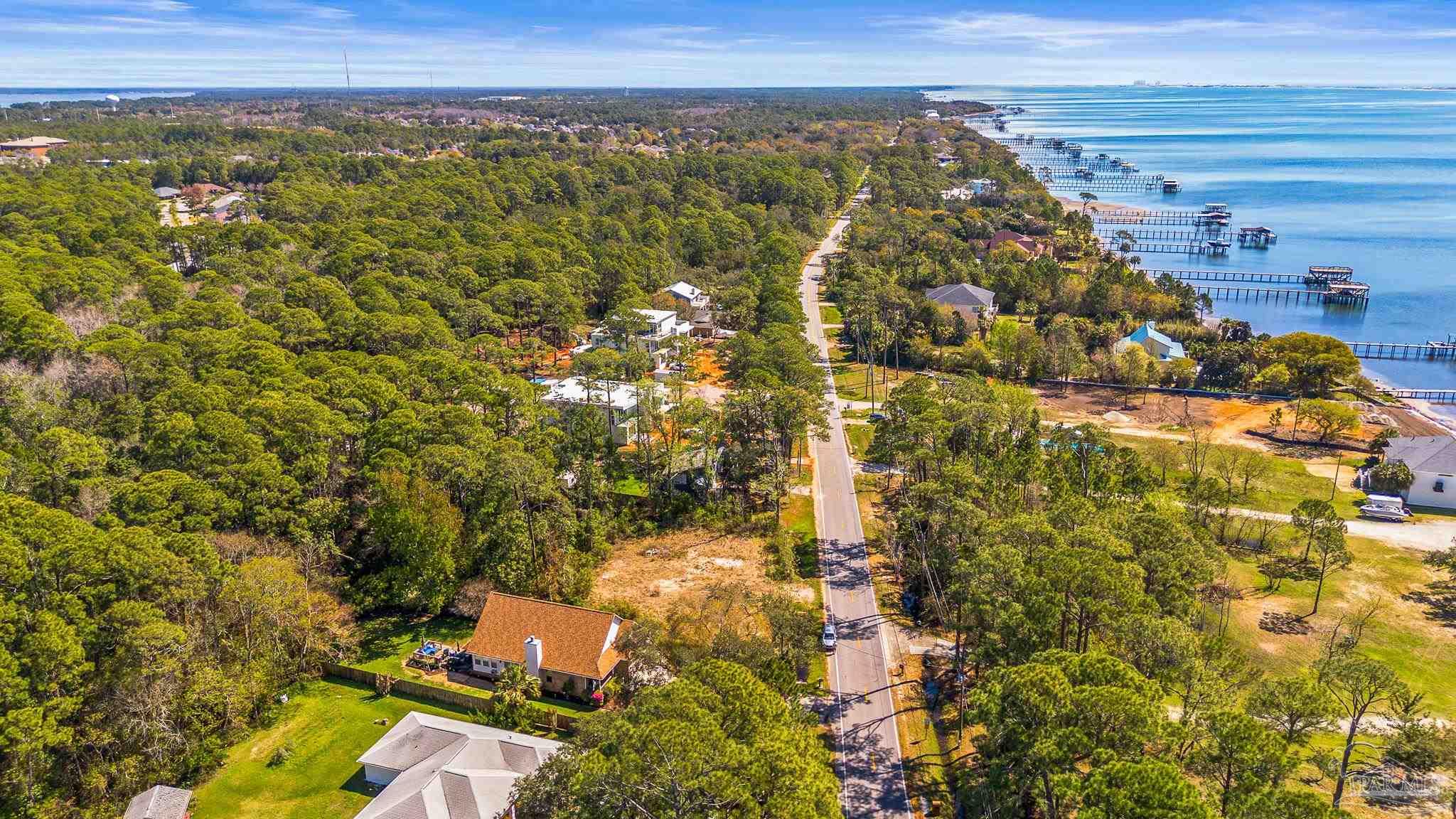 Soundside Drive Gulf Breeze, FL 32563 - Photo 13 of 16