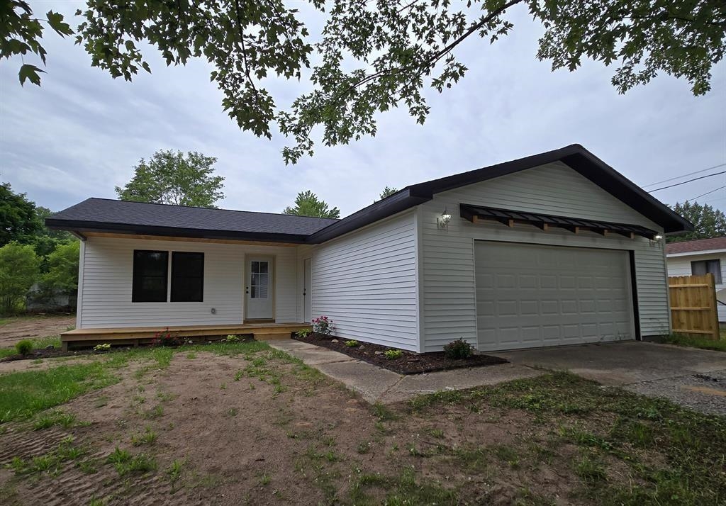 311 North Spring Street Gladwin, MI 48624 - Photo 1 of 21 50151544-168b07d7-72cc-4ae5-a694-d47b047a5d6f.JPG