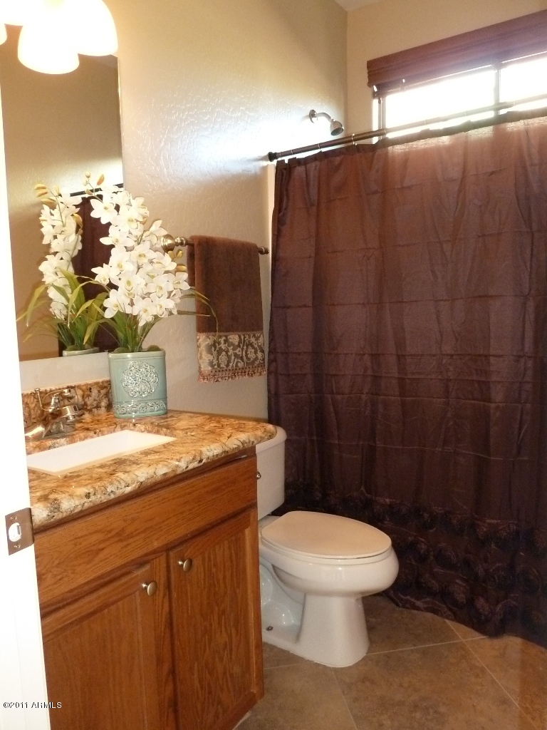 13651 West Calavar Road Surprise, AZ 85379 - Photo 24 of 29 3rd full bathroom