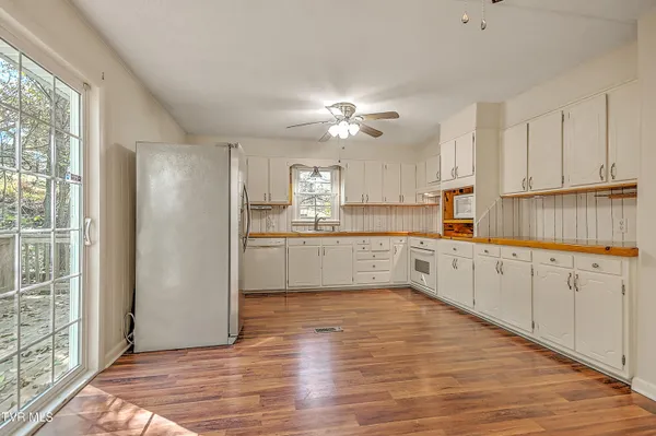$329,900 | 2145 Highway 93, Fall Branch, TN 37656