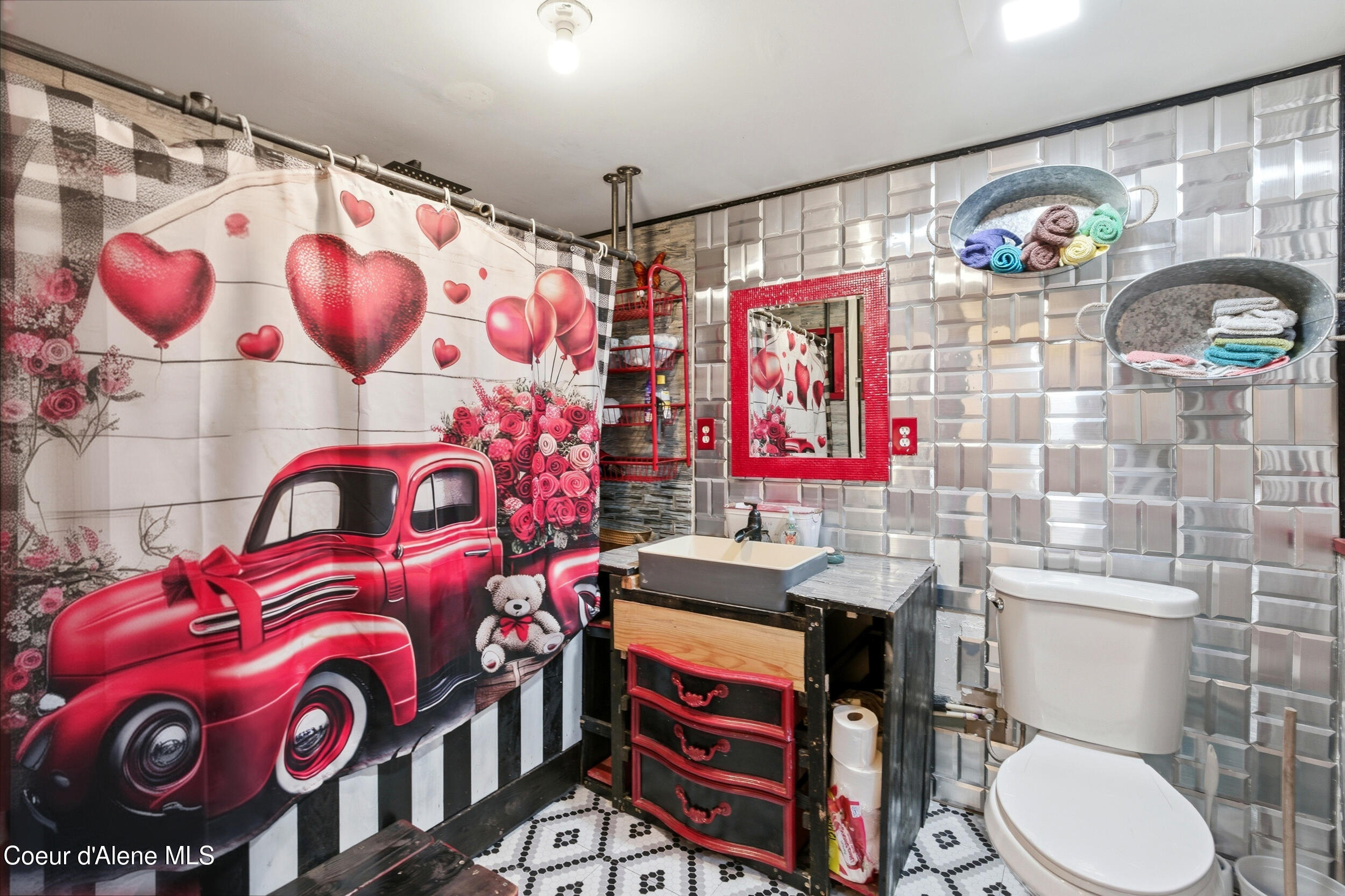 2269 East Chilco Road Athol, ID 83801 - Photo 7 of 25 Bathroom