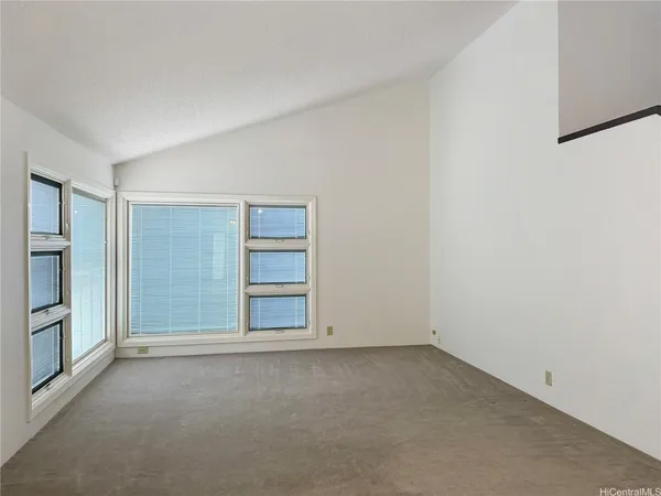 $4,000 | 94-679 Nuao Place, Waipahu, HI 96797