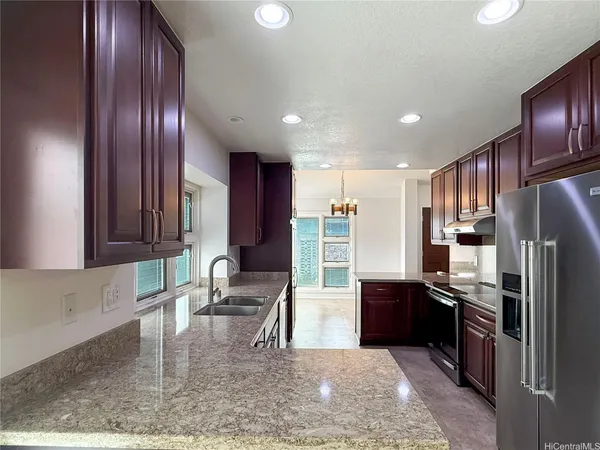 $4,000 | 94-679 Nuao Place, Waipahu, HI 96797