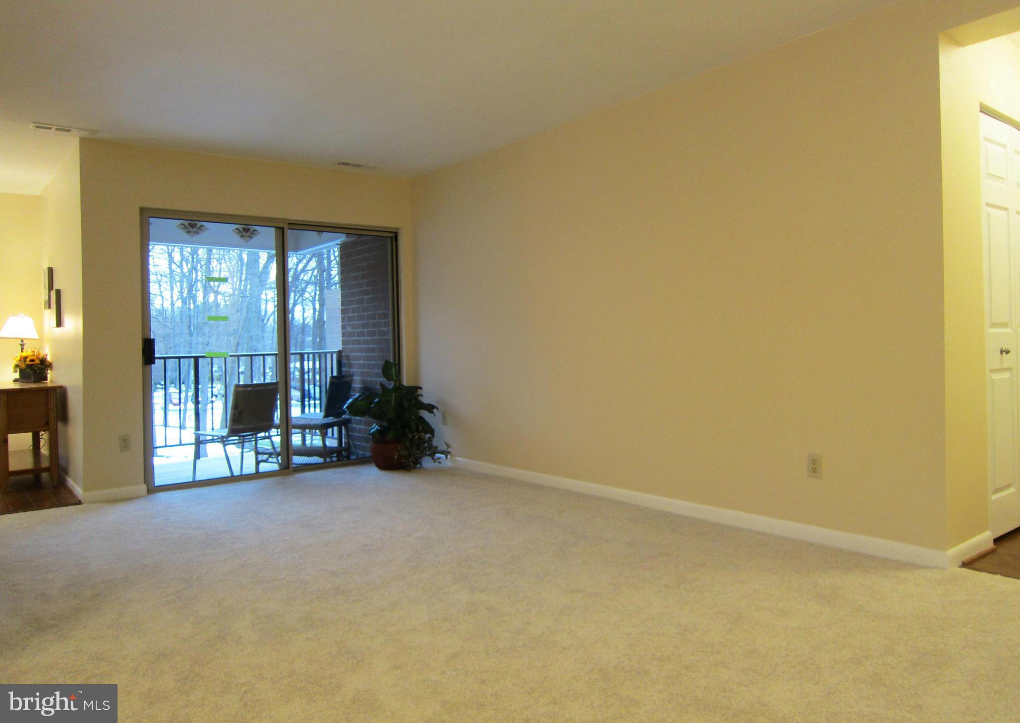 8302 Tobin Road, Unit 32 Annandale, VA 22003 - Photo 4 of 28 Living Room