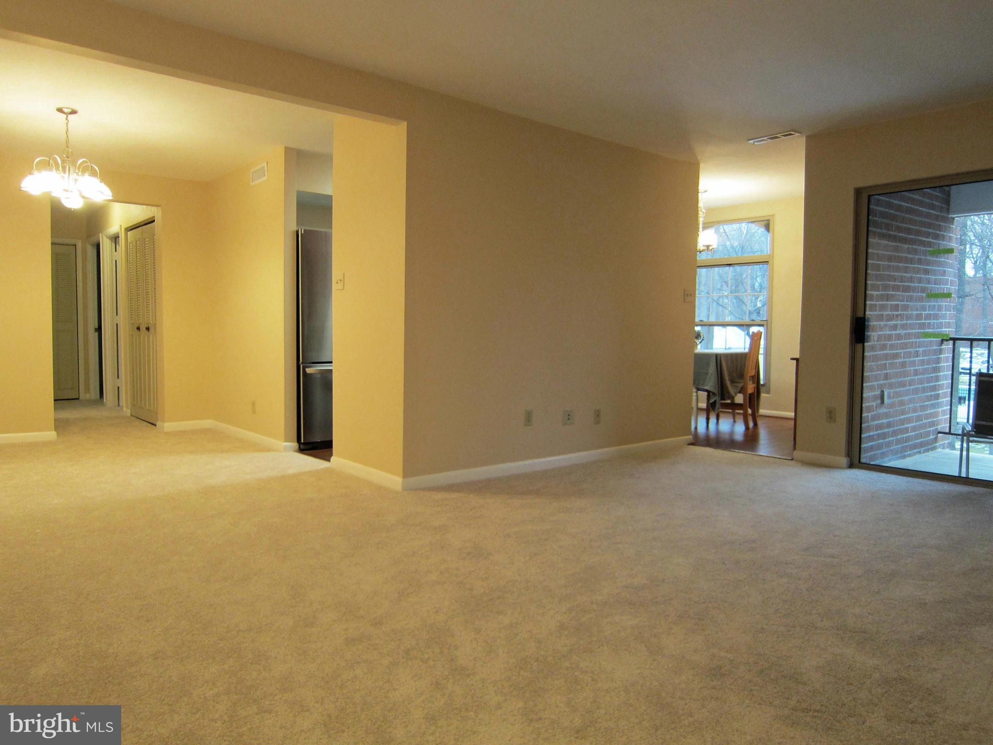 8302 Tobin Road, Unit 32 Annandale, VA 22003 - Photo 5 of 28 Living Room