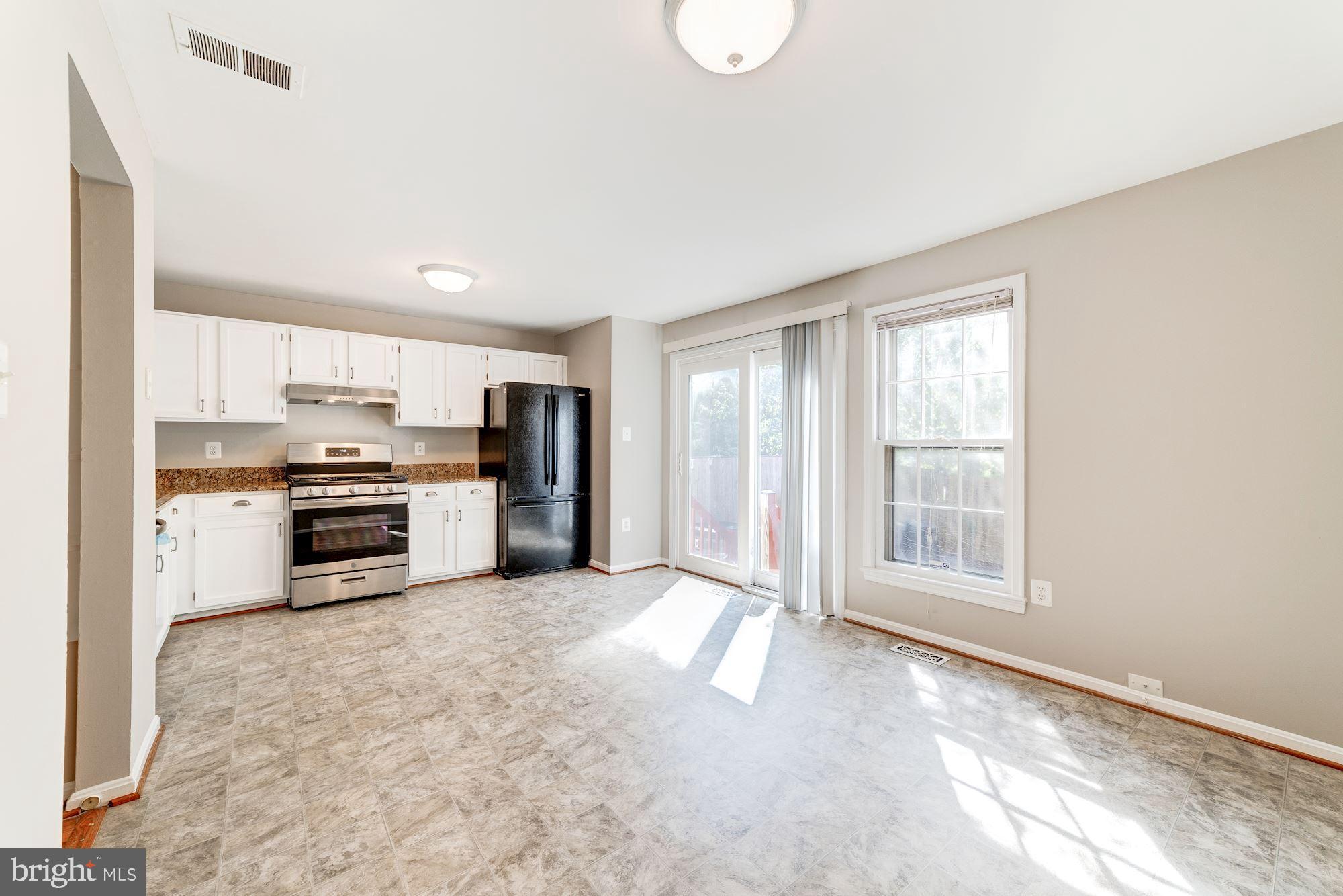 7996 Northumberland Road Springfield, VA 22153 - Photo 12 of 30 Kitchen