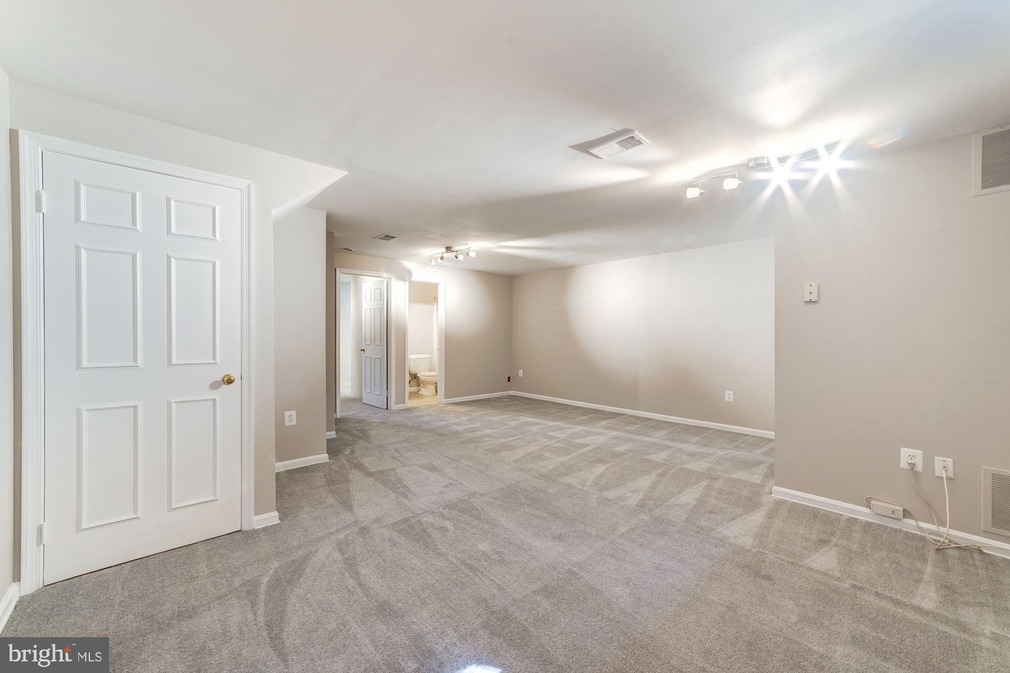 7996 Northumberland Road Springfield, VA 22153 - Photo 27 of 30 Family Room