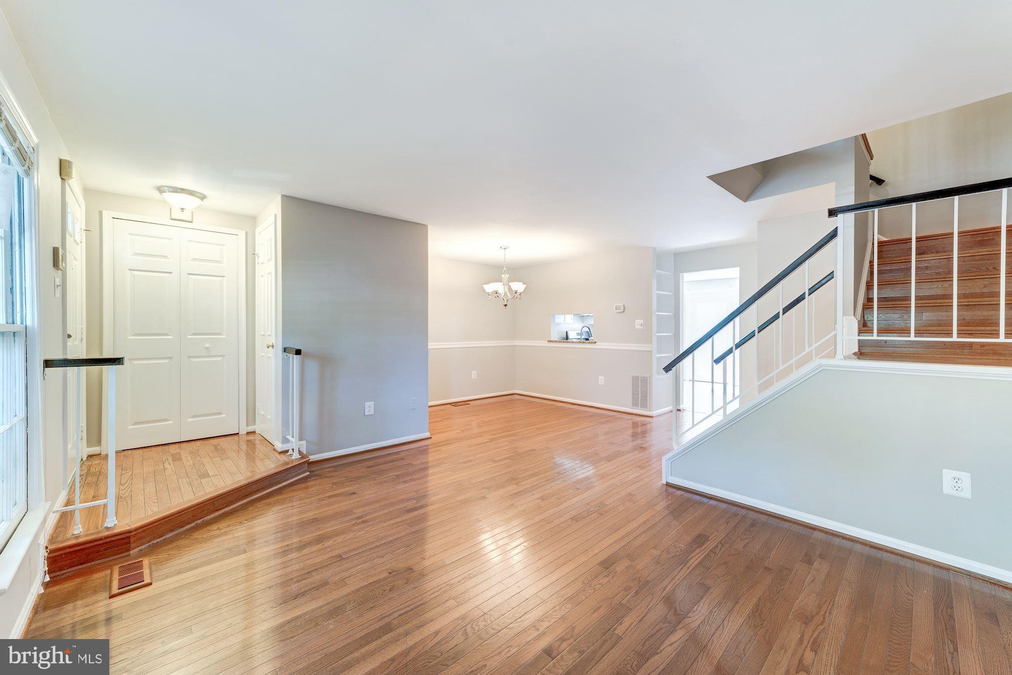 7996 Northumberland Road Springfield, VA 22153 - Photo 5 of 30 Living Room