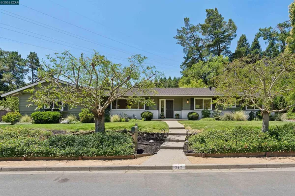 $1,895,000 | 247 Corliss Drive, Moraga, CA 94556