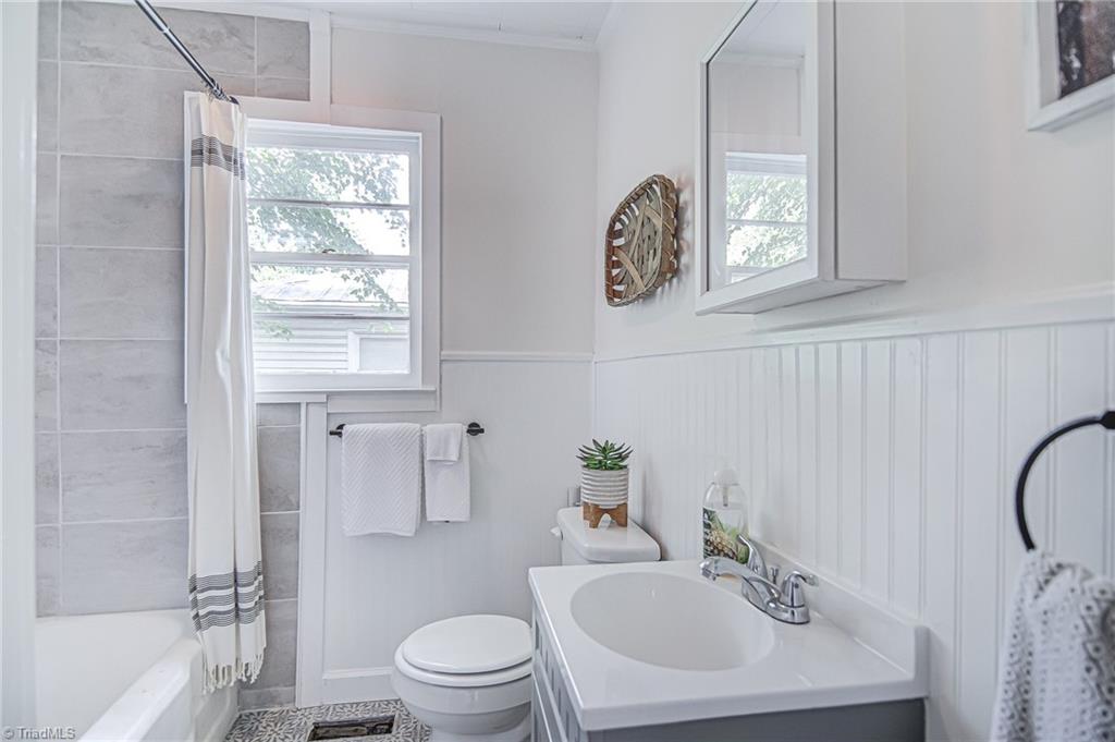319 Avery Avenue High Point, NC 27265 - Photo 13 of 26