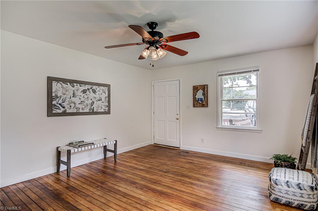 319 Avery Avenue High Point, NC 27265 - Photo 5 of 26