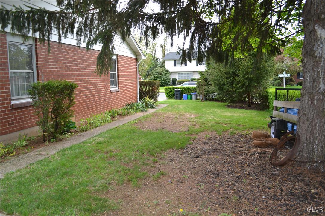 1890 Abington Road Bethlehem, PA 18018 - Photo 35 of 37 Gallery Image 35
