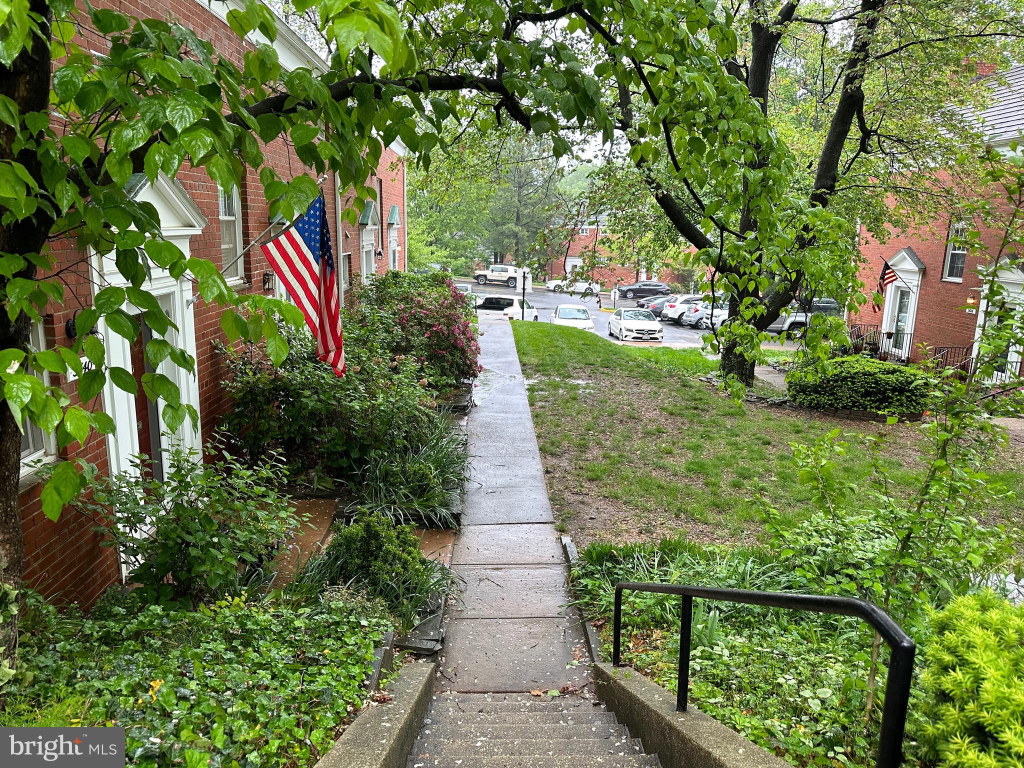 3638 Gunston Road Alexandria, VA 22302 - Photo 2 of 29 Walk way to the front door