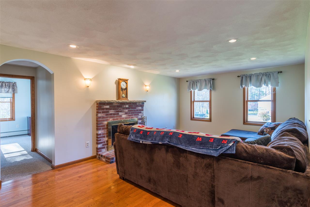 21 Stevens Road Pelham, NH 03076 - Photo 23 of 37