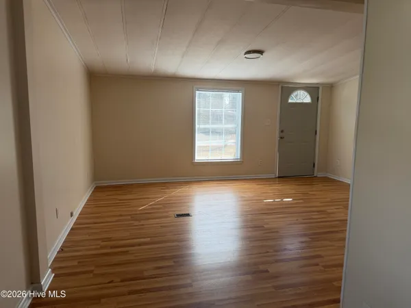 $1,350 | 119 Starwood Circle, Unit 12, Jacksonville, NC 28540