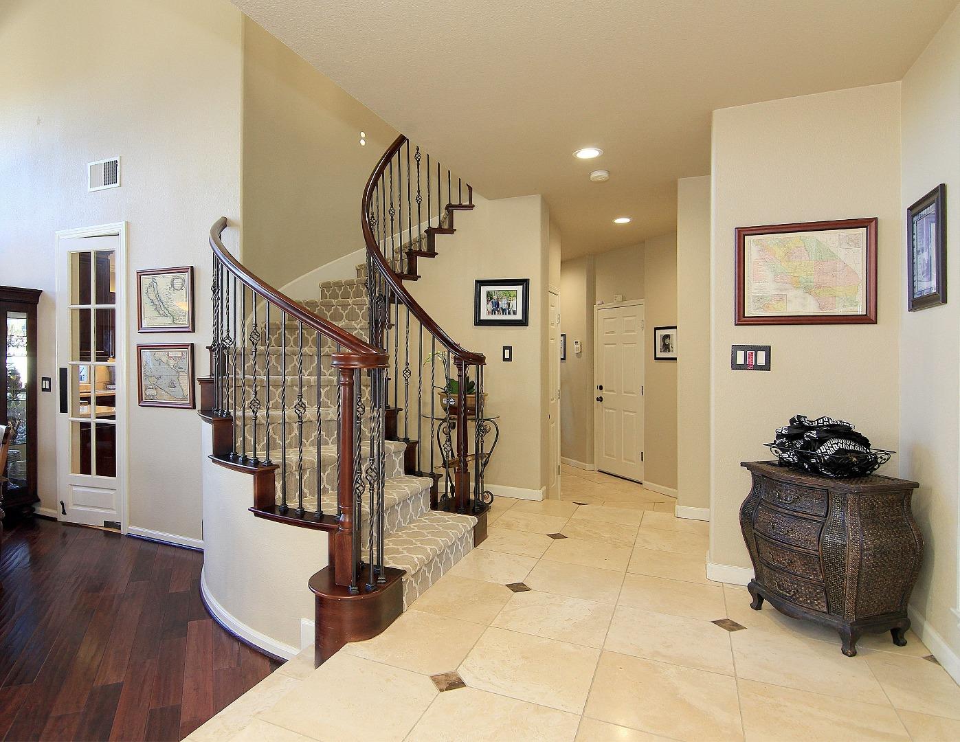 1300 Quail Ridge Way Hollister, CA 95023 - Photo 6 of 45 Gallery Image 6