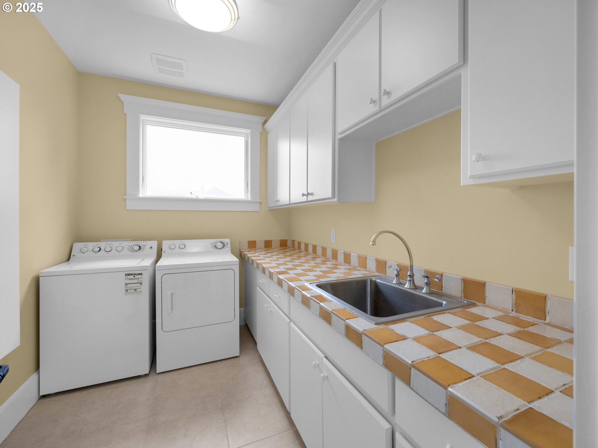 88902 Pinehurst Road Gearhart, OR 97138 - Photo 41 of 48 a view of kitchen and sink