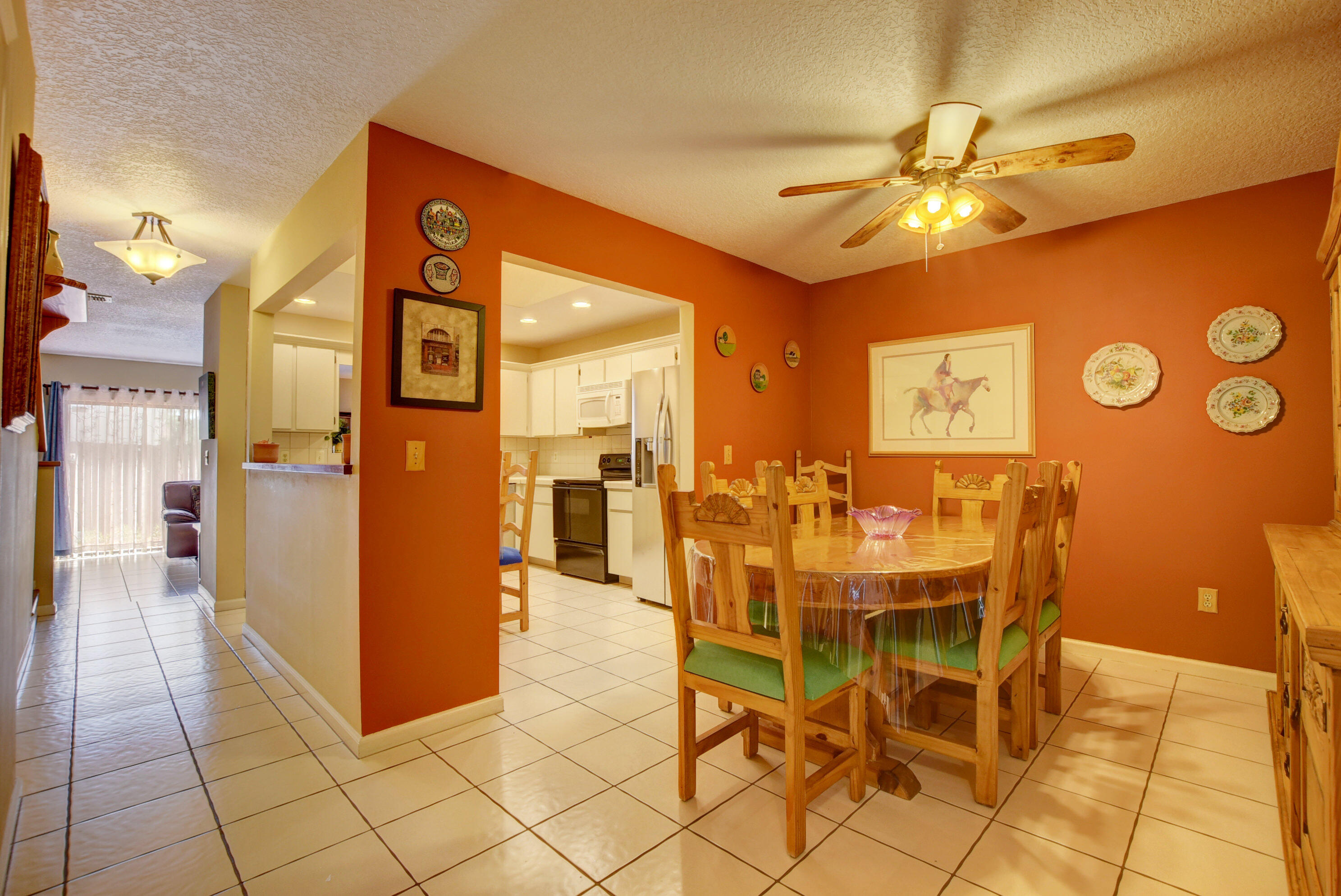 23358 Southwest 55th Avenue, Unit D Boca Raton, FL 33433 - Photo 5 of 19 Dinning Room