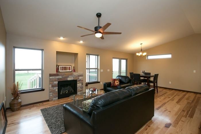 906 Wood Lily Road Solon, IA 52333 - Photo 4 of 25 Gallery Image 4