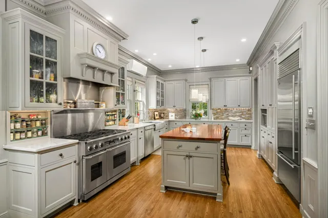 $1,600,000 | 2400 Pillsbury Avenue, Minneapolis, MN 55404