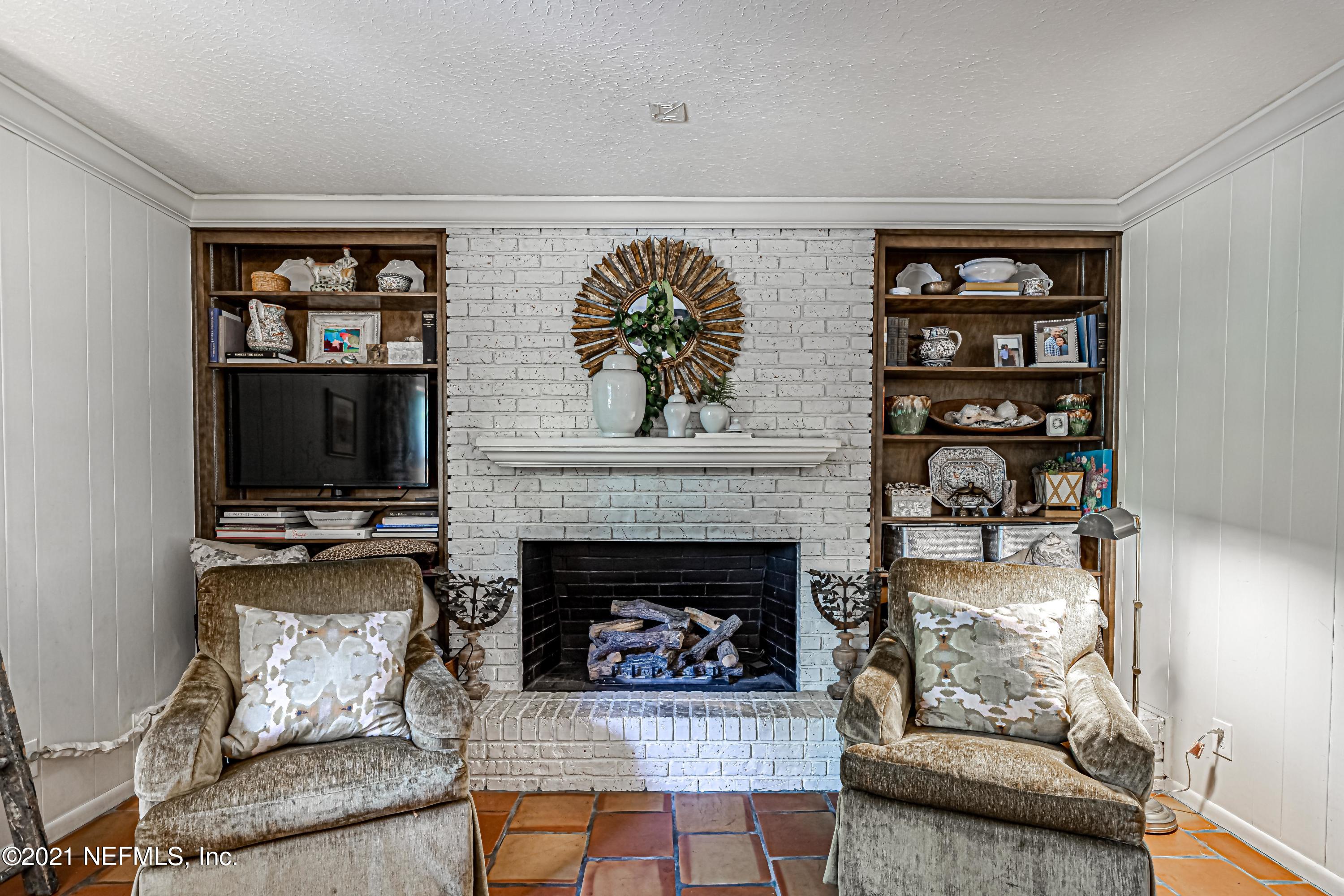 2548 Red Fox Road Orange Park, FL 32073 - Photo 14 of 40 14-Fireplace