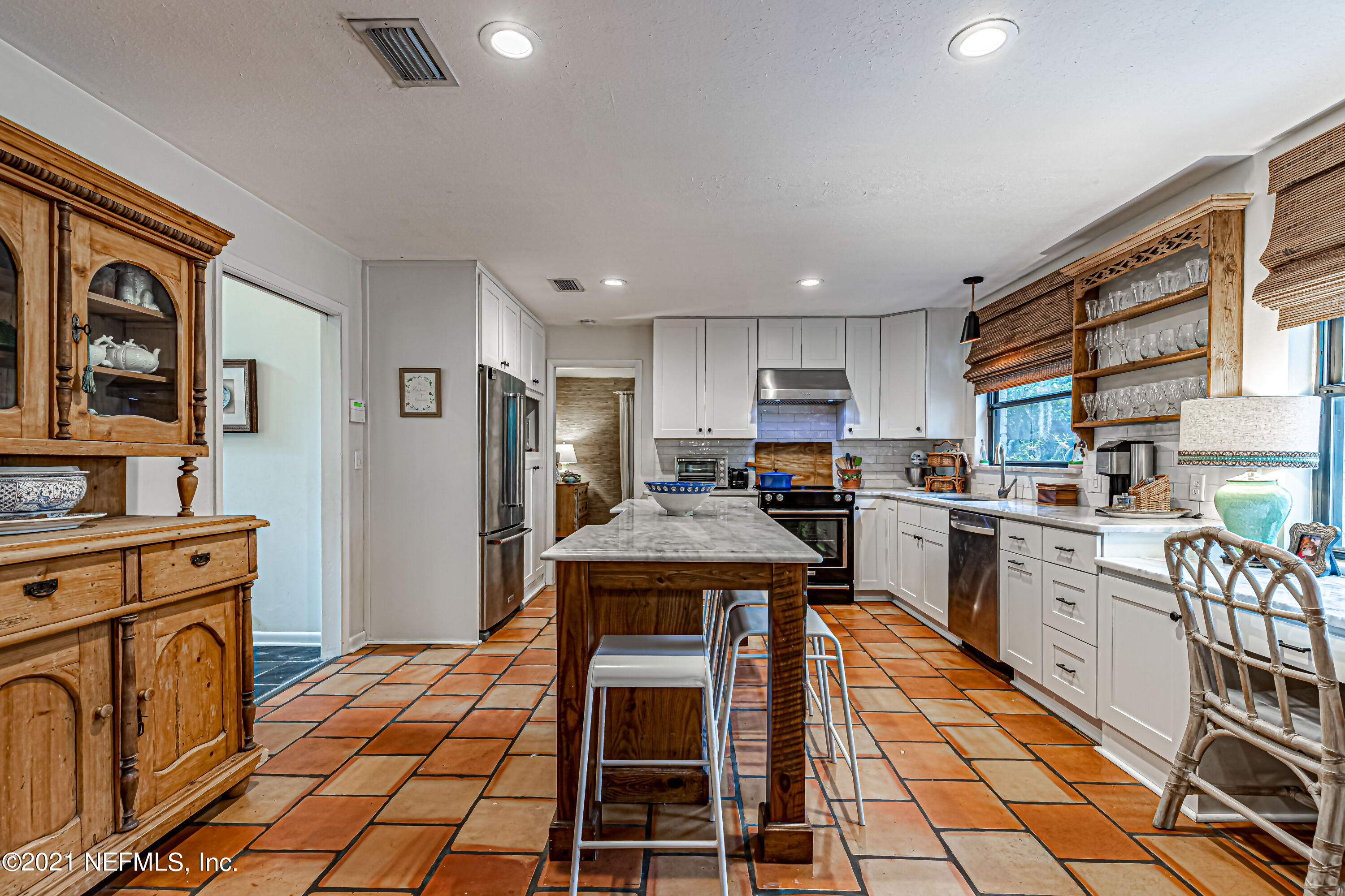 2548 Red Fox Road Orange Park, FL 32073 - Photo 20 of 40 20-Kitchen