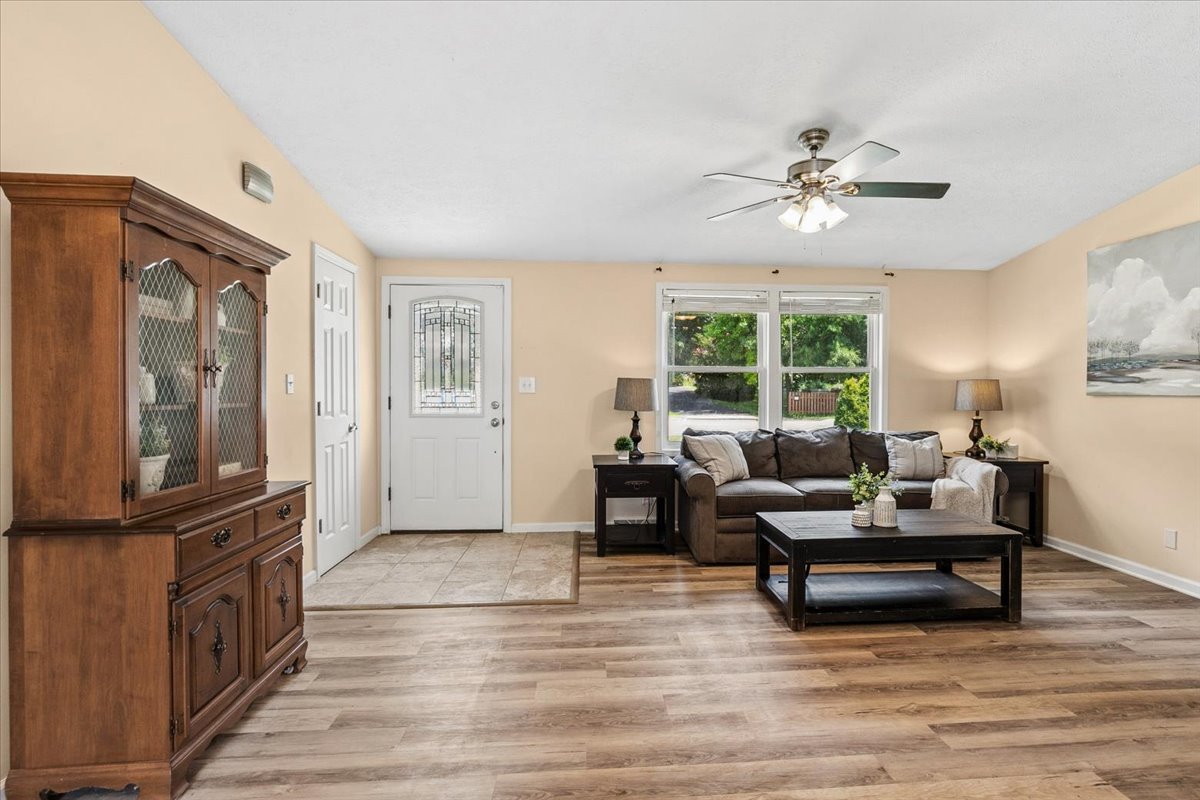 411 Highland Road Grayslake, IL 60030 - Photo 4 of 26