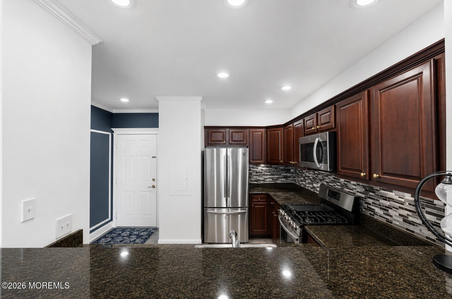 324 The Promenade Edgewater, NJ 07020 - Photo 14 of 48 7