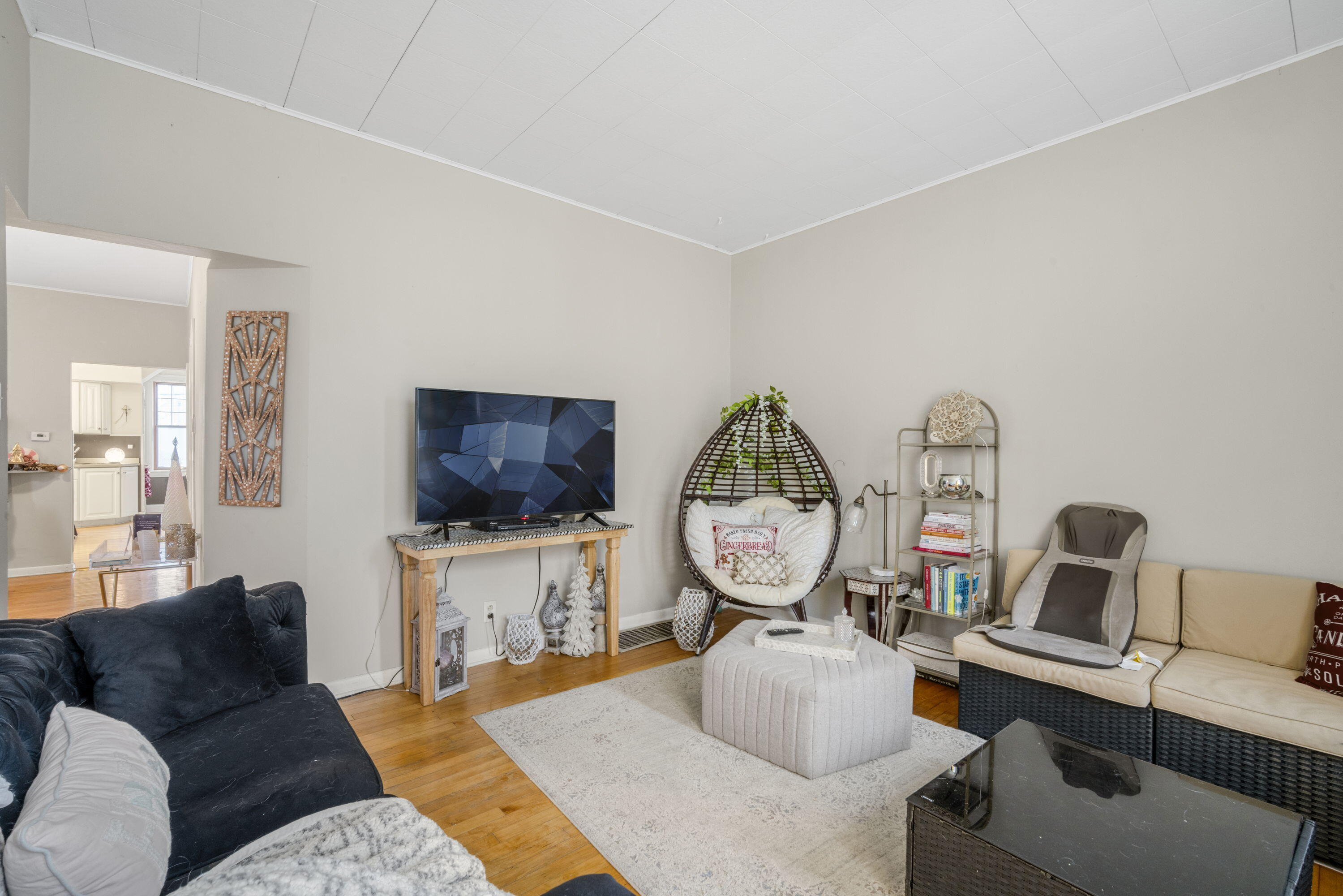 2523 South Austin Street, Unit 2523A Milwaukee, WI 53207 - Photo 17 of 28 16_imgDSC03322