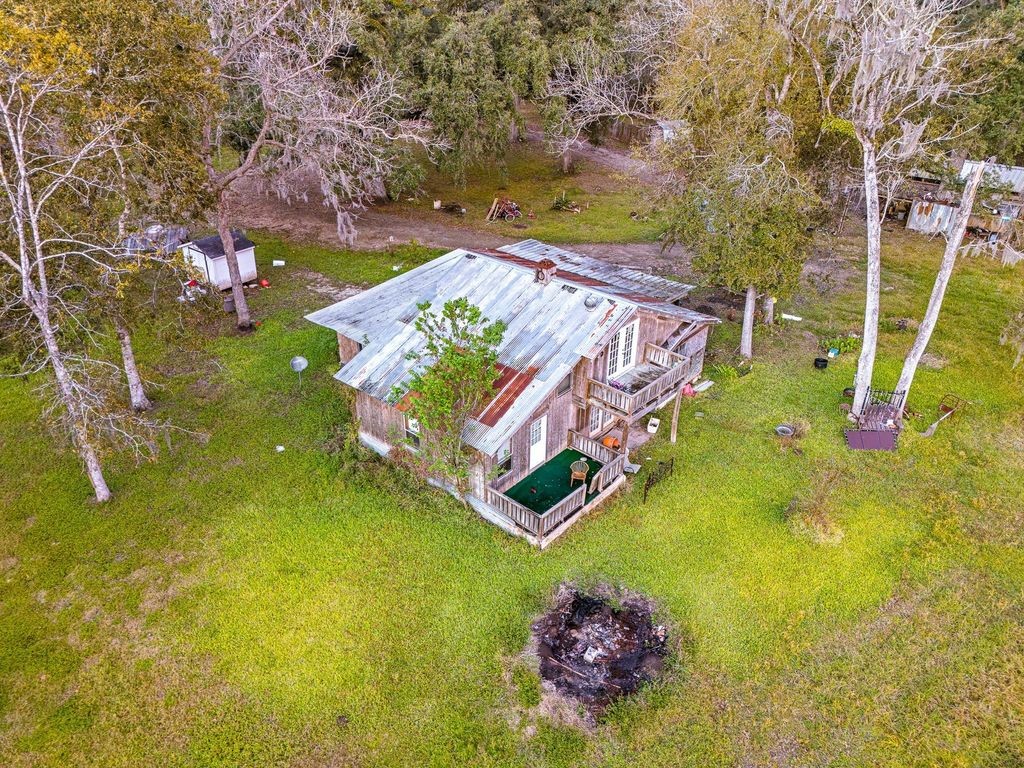 209 River Road Angleton, TX 77515 - Photo 27 of 38 Gallery Image 27