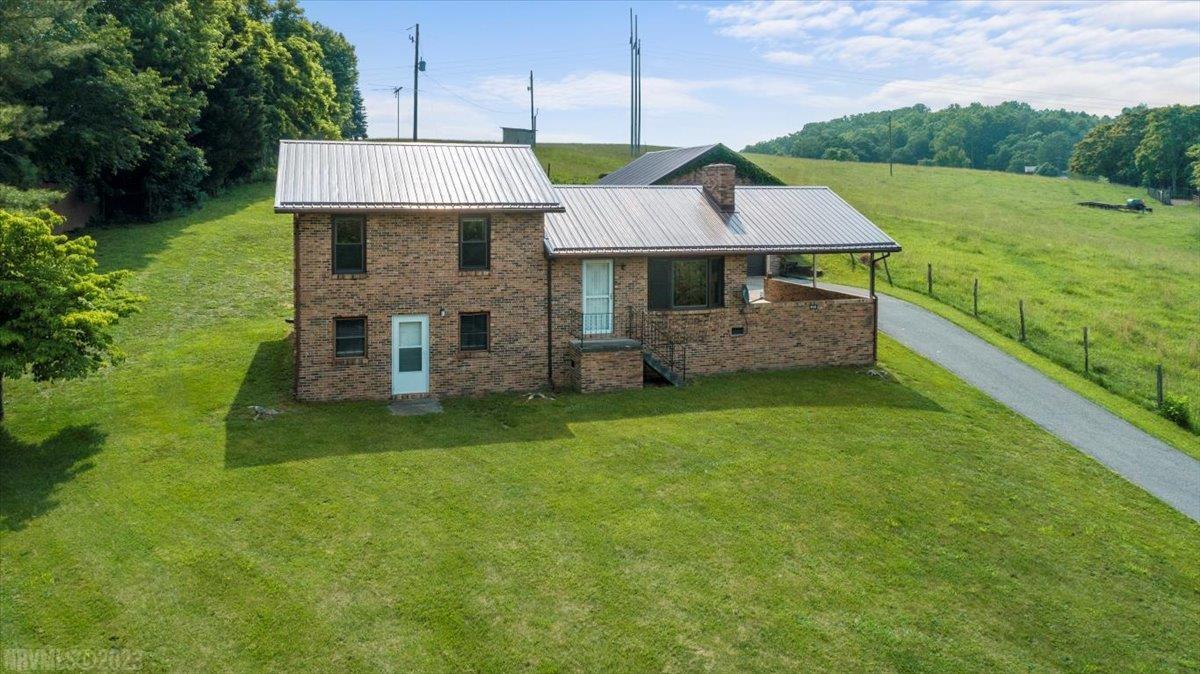 4498 Shelburne Road Radford, VA 24141 - Photo 58 of 61 Gallery Image 58