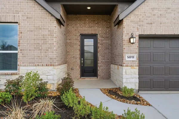 $2,850 | 14919 Calluna Heather Lane, Conroe, TX 77302