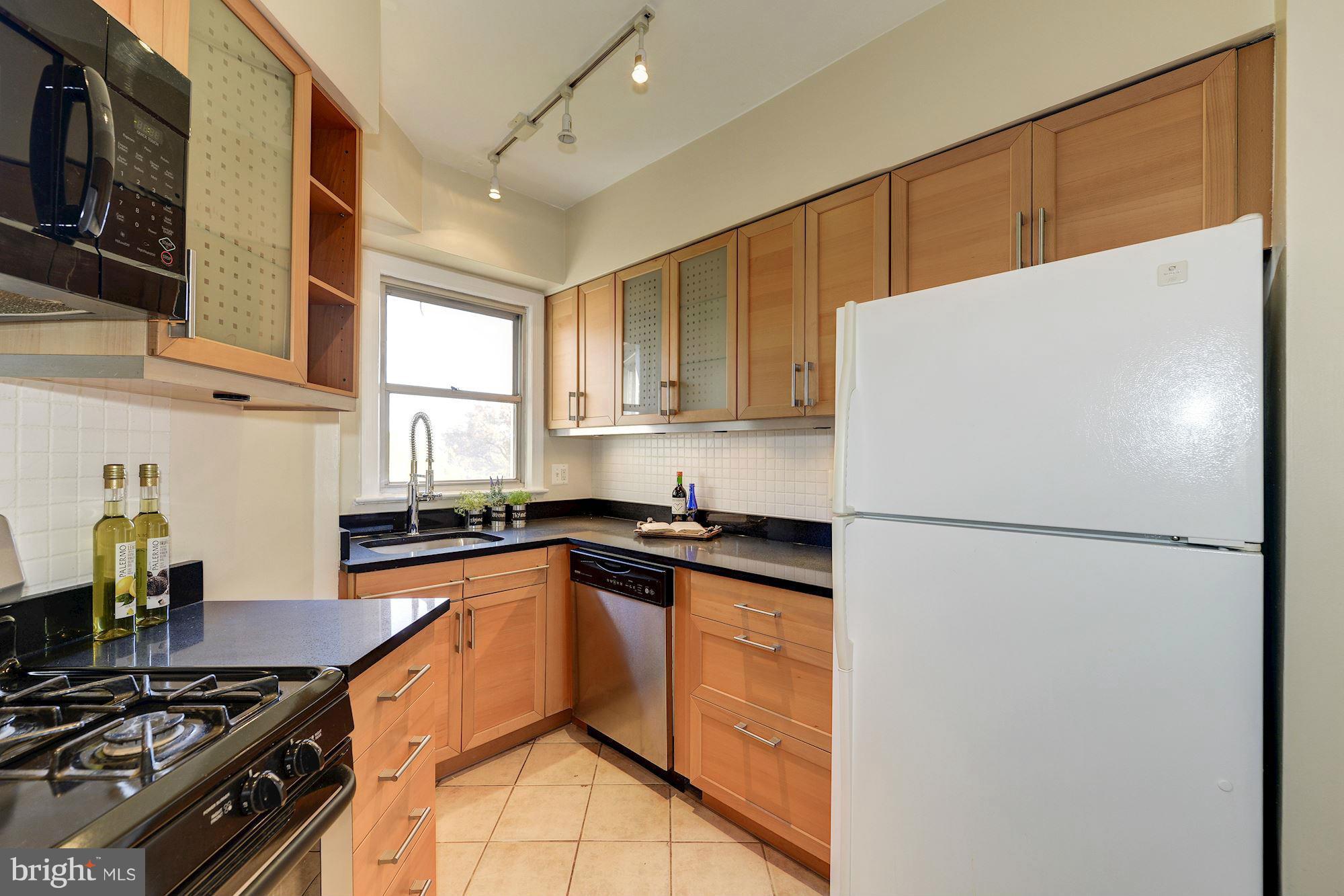 2500 Q Street Northwest, Unit 533 Washington, DC 20007 - Photo 12 of 30 Dining Room