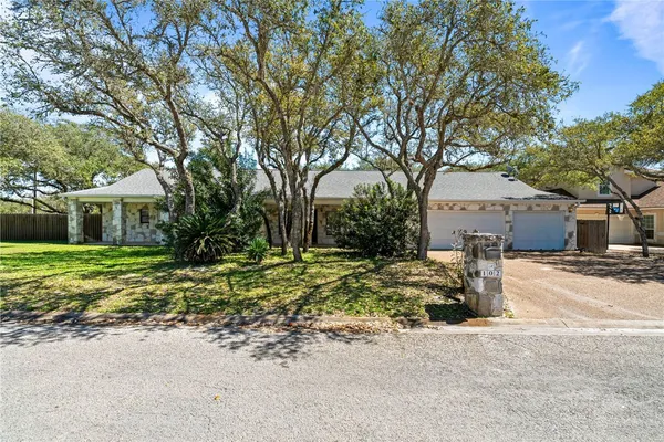 $399,900 | 102 St Andrews Street, Rockport, TX 78382