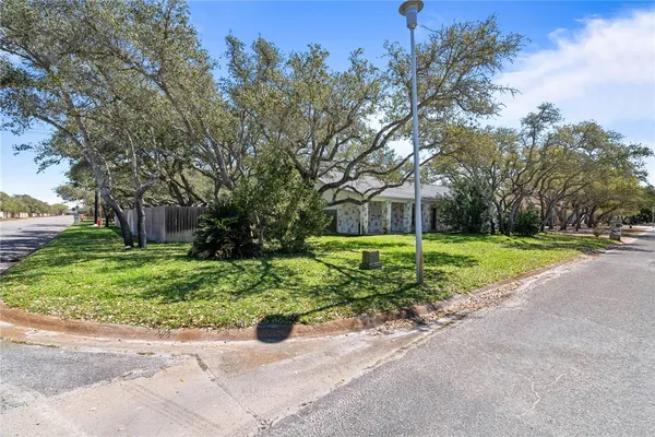 $399,900 | 102 St Andrews Street, Rockport, TX 78382
