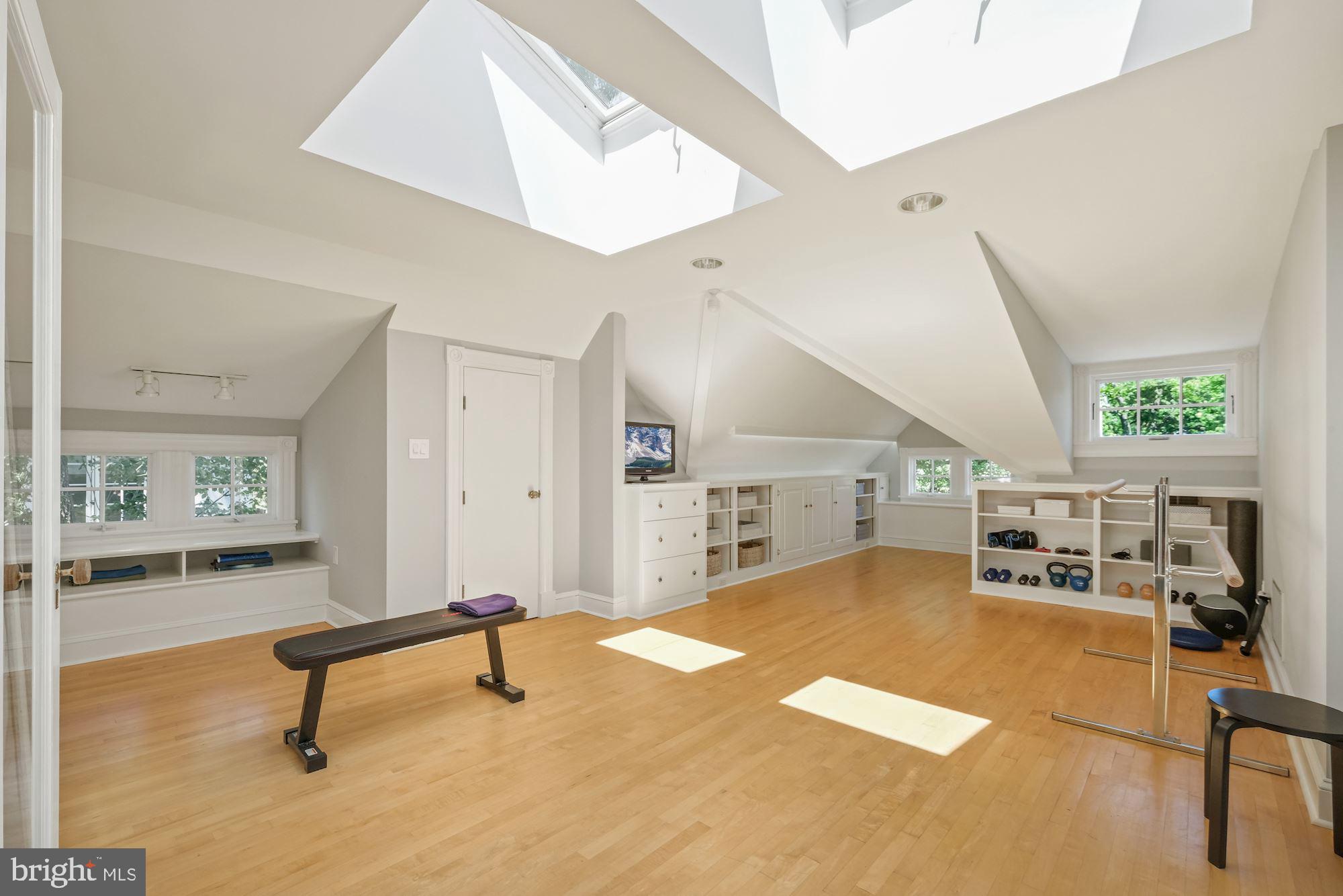 3115 Foxhall Road Northwest Washington, DC 20016 - Photo 61 of 80 Custom built-ins & closet in seventh bedroom