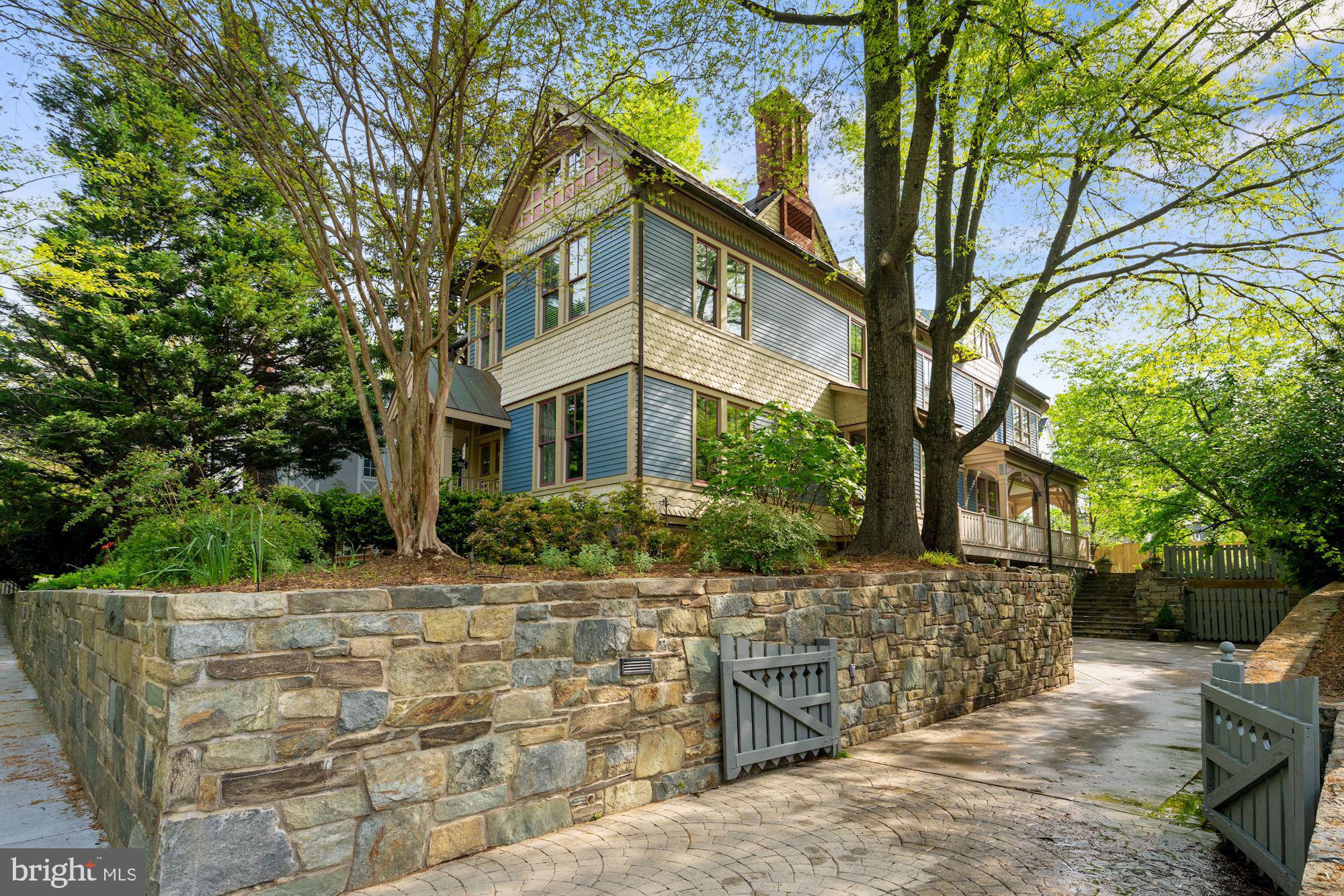 3115 Foxhall Road Northwest Washington, DC 20016 - Photo 71 of 80 Gated private driveway