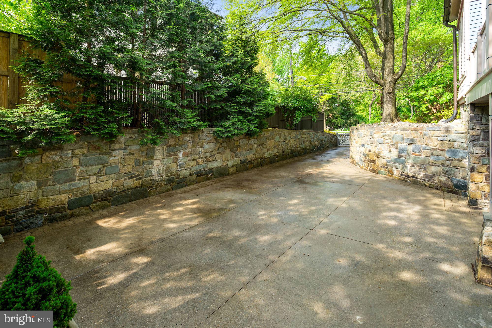 3115 Foxhall Road Northwest Washington, DC 20016 - Photo 72 of 80 Private deep driveway