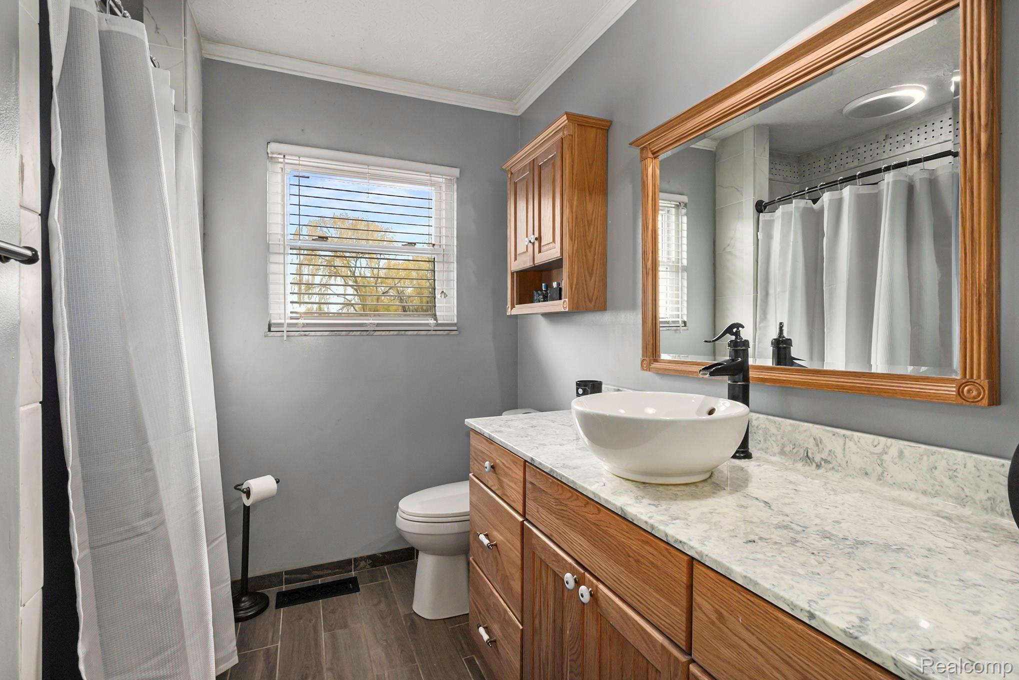 4286 Beck Road Howell, MI 48843 - Photo 13 of 23 Main Bath