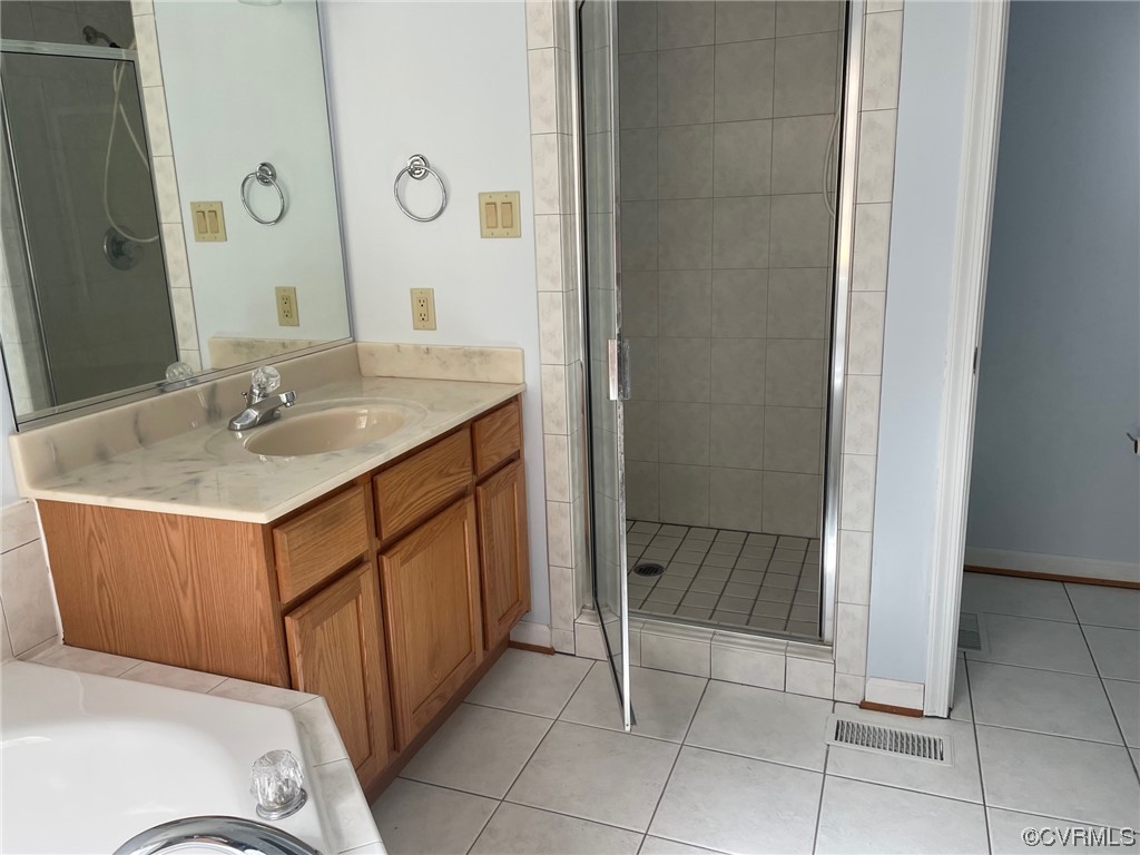 17512 Circuit Rider Drive Beaverdam, VA 23015 - Photo 14 of 19 a bathroom with a sink and a mirror