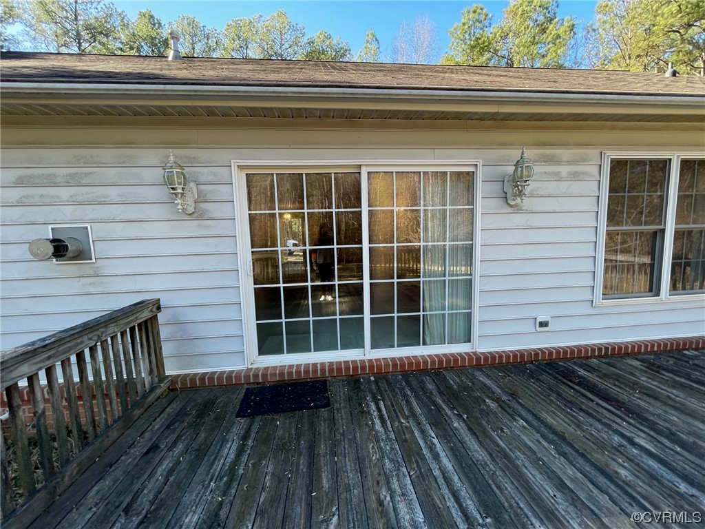 17512 Circuit Rider Drive Beaverdam, VA 23015 - Photo 18 of 19 a view of a balcony with wooden floor