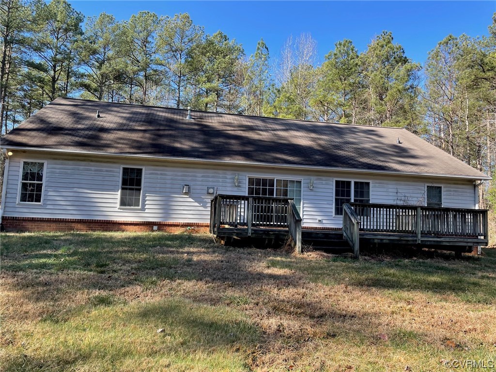 17512 Circuit Rider Drive Beaverdam, VA 23015 - Photo 19 of 19 a backyard of a house