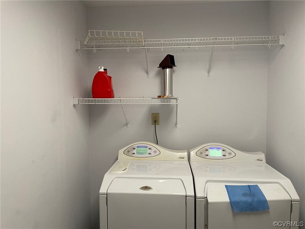 17512 Circuit Rider Drive Beaverdam, VA 23015 - Photo 10 of 19 a utility room with dryer and washer