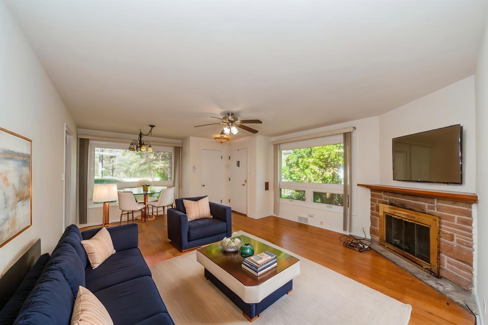 1727 Dundee Road Northbrook, IL 60062 - Photo 2 of 13