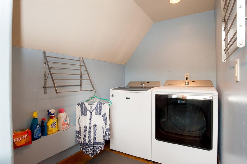 89 N Road Silverthorne, CO 80498 - Photo 15 of 35 a utility room with dryer and washer