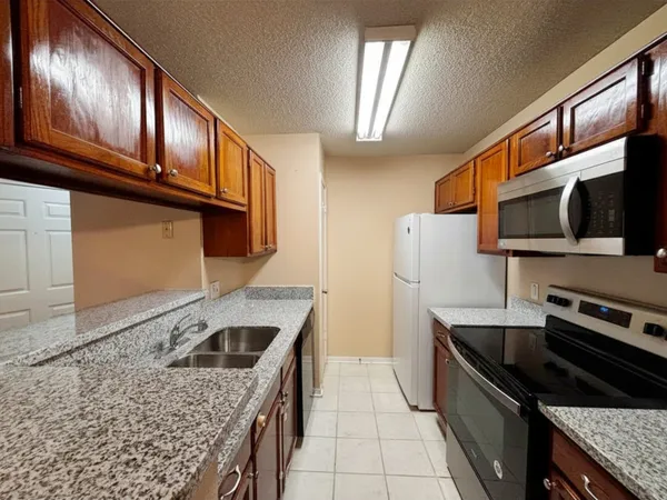 $1,400 | 2121 Hepburn Street, Unit 505, Houston, TX 77054