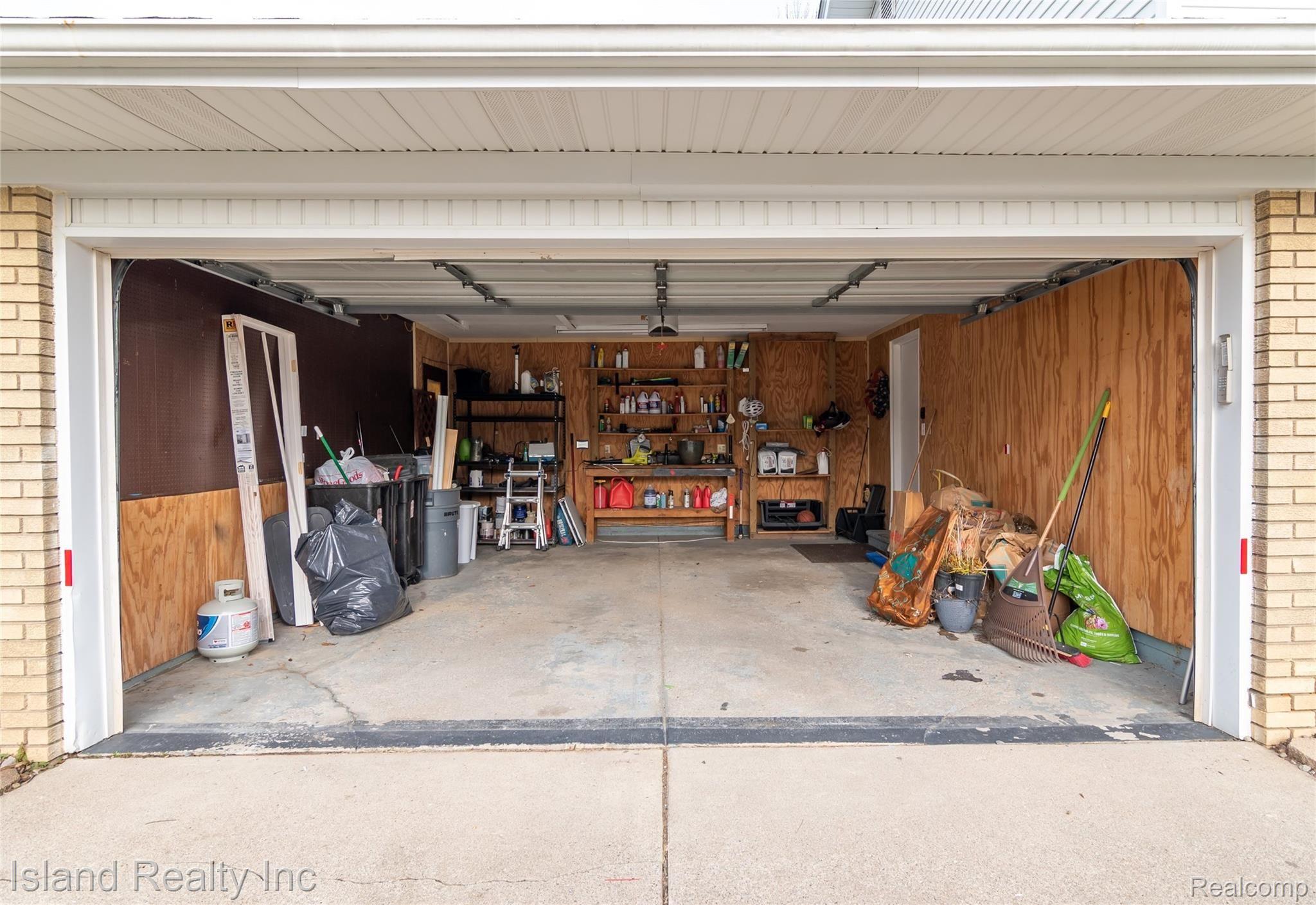 8282 Hampton Road Grosse Ile, MI 48138 - Photo 40 of 40 DSC_2910.jpg