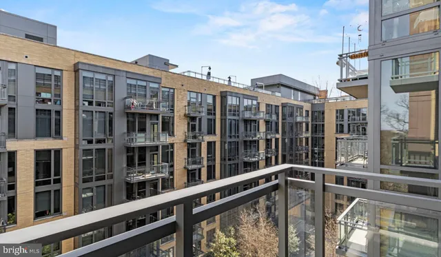 $2,173 | 8300 Wisconsin Avenue, Unit 1B1429, Bethesda, MD 20814